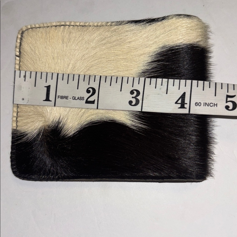 WALLET…ANIMAL HAIR BILL HOLDER 3”/ 4”
NO BRAND EXCELLENT CONDITION - Picture 10 of 11